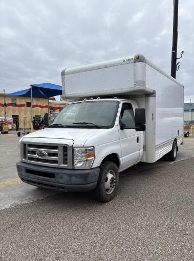 Used 2010 17 ' Box Truck for sale
