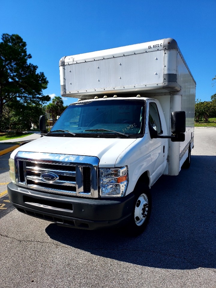 Used 2009 17 ' Box Truck for sale