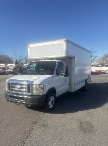 Used 2010 17 ' Box Truck for sale