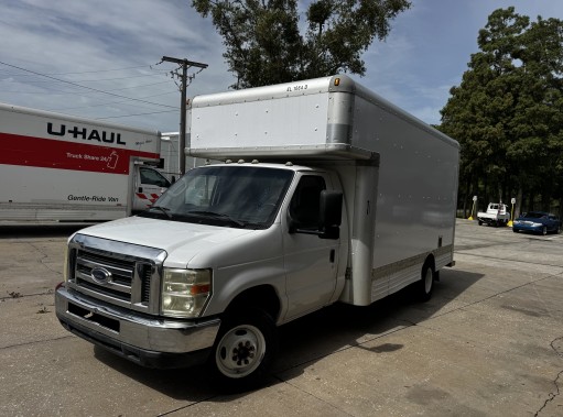 Used 2010 17 ' Box Truck for sale