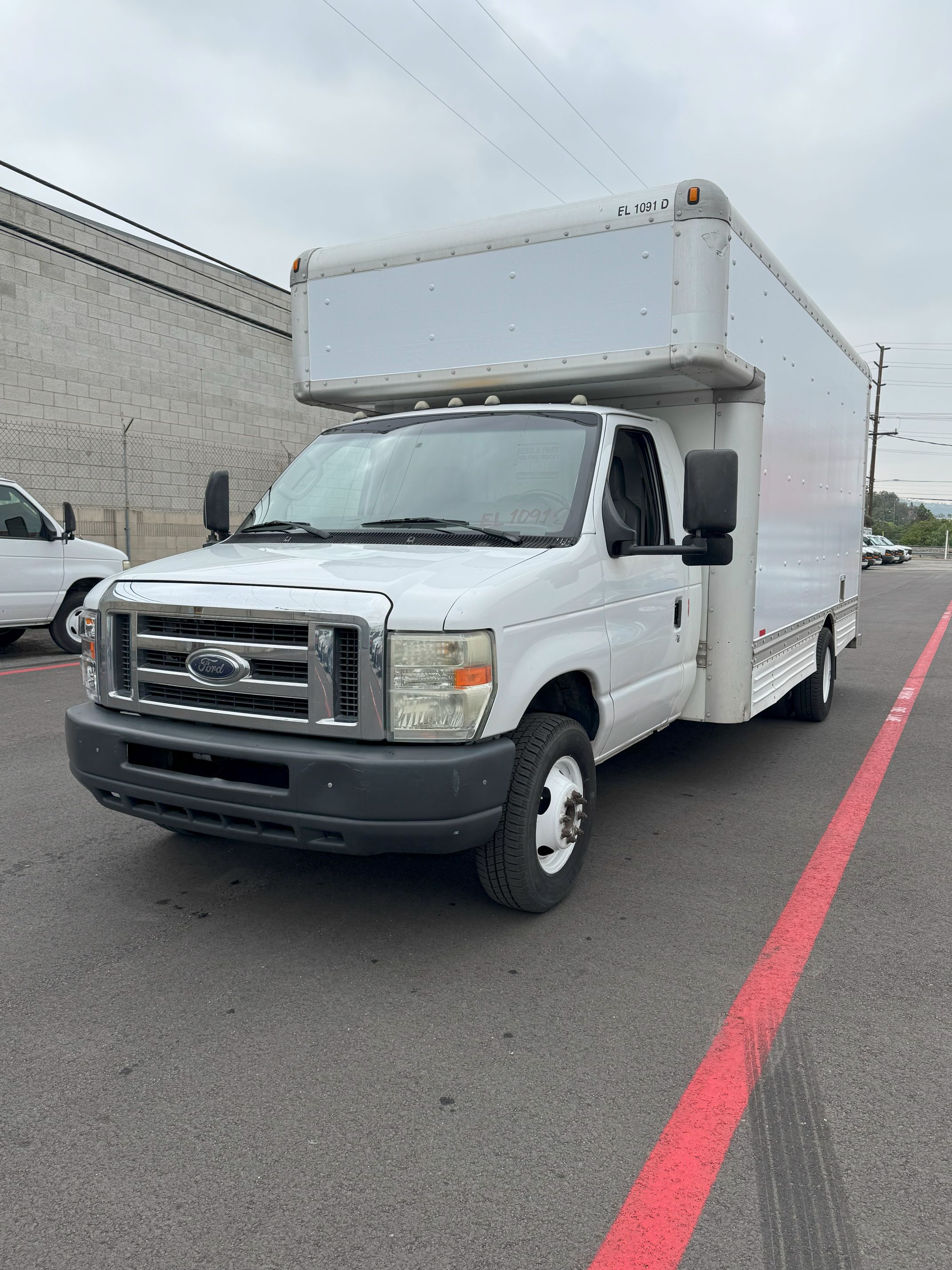 Used 2010 17 ' Box Truck for sale