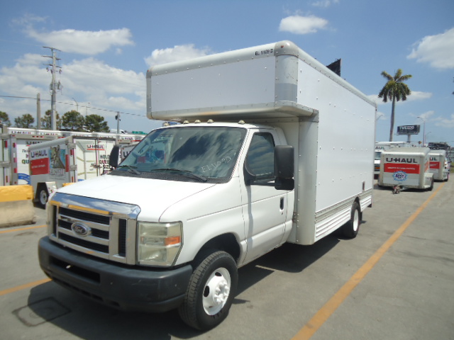 Used 2010 17 ' Box Truck for sale