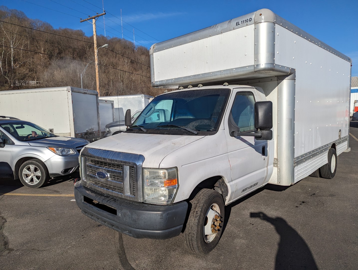 Camion usagé avec fourgon 2010 17 pi à vendre