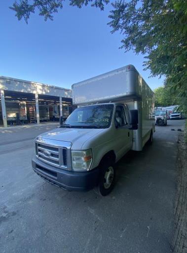 Used 2009 17 ' Box Truck for sale