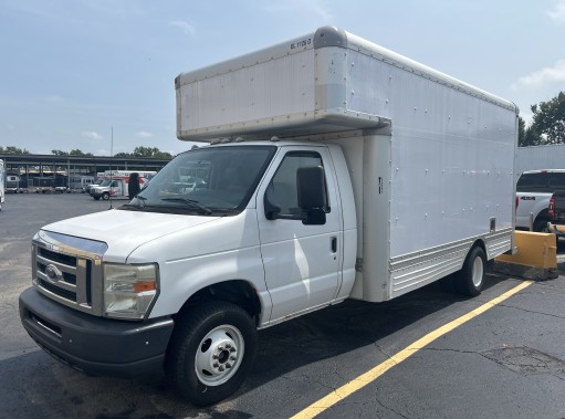 Used 2010 17 ' Box Truck for sale