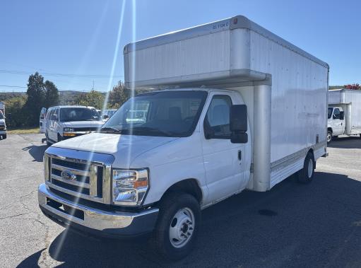 Used 2009 17 ' Box Truck for sale