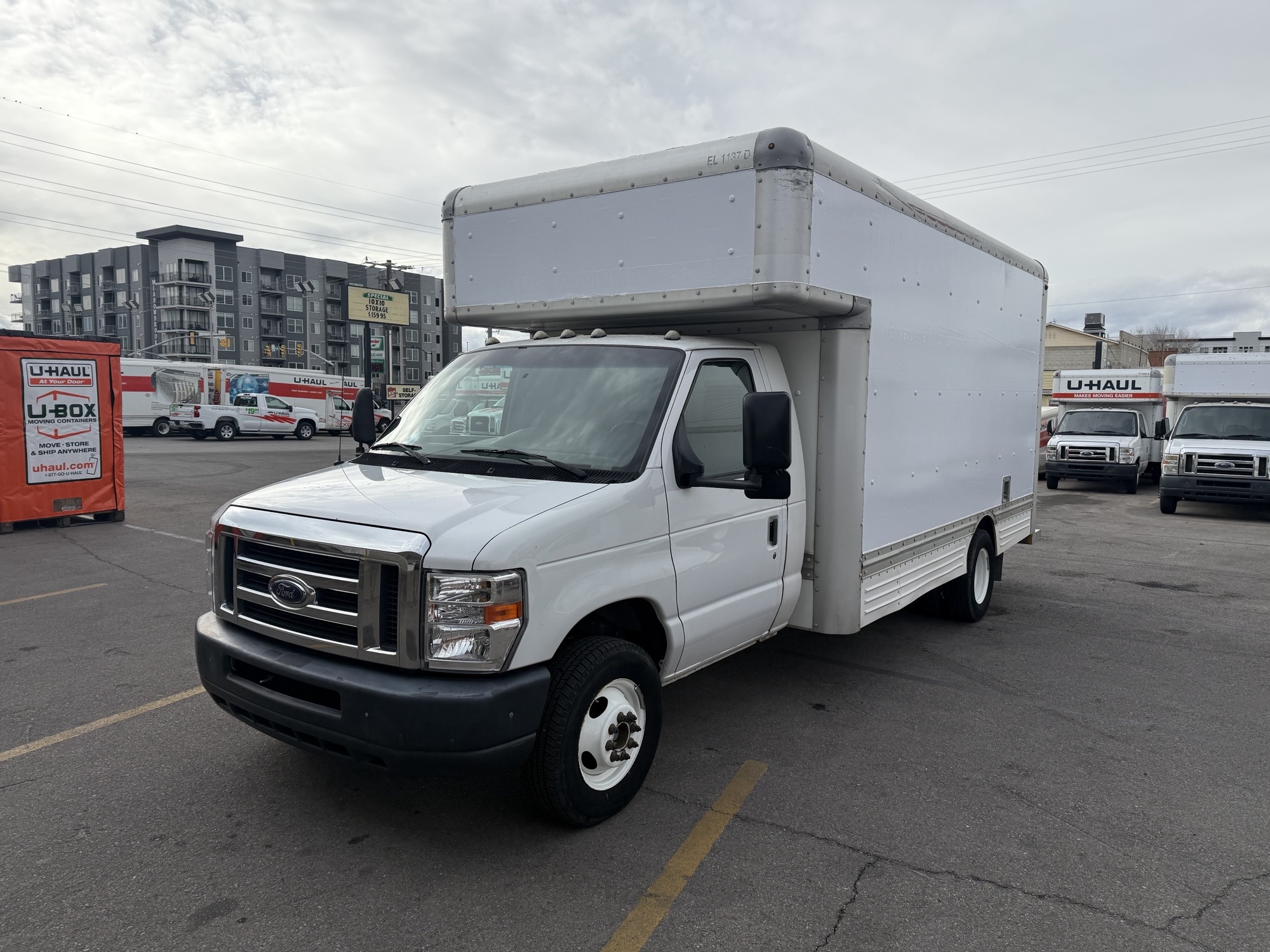 Used 2010 17 ' Box Truck for sale
