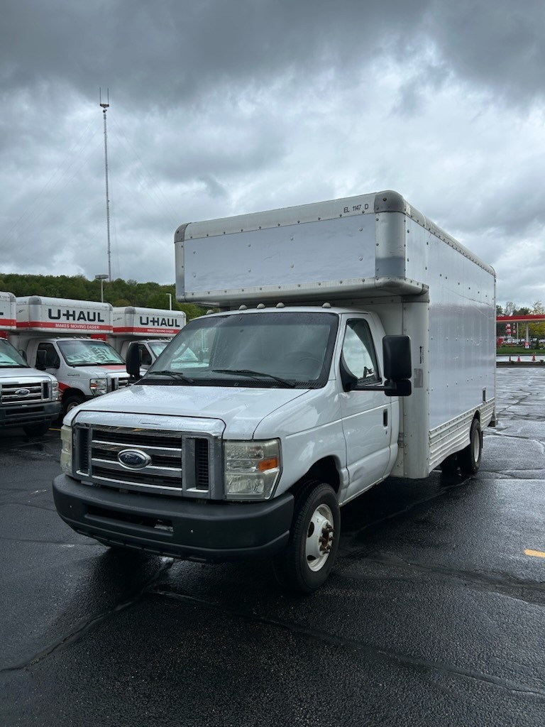 Used 2010 17 ' Box Truck for sale