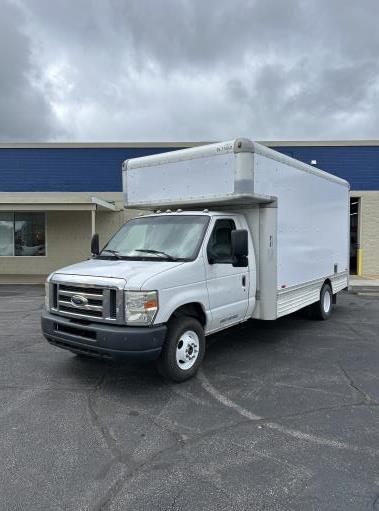 Used 2010 17 ' Box Truck for sale