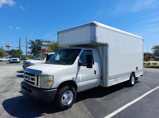 Used 2009 17 ' Box Truck for sale