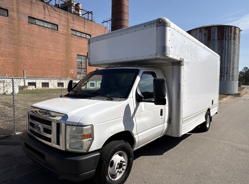 Used 2010 17 ' Box Truck for sale