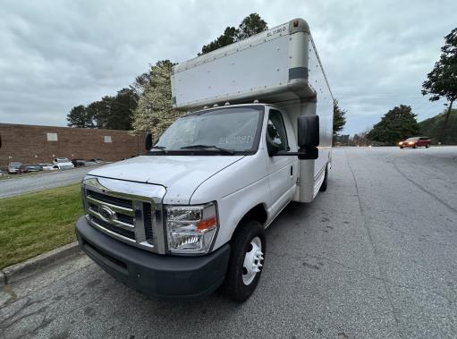 Used 2010 17 ' Box Truck for sale