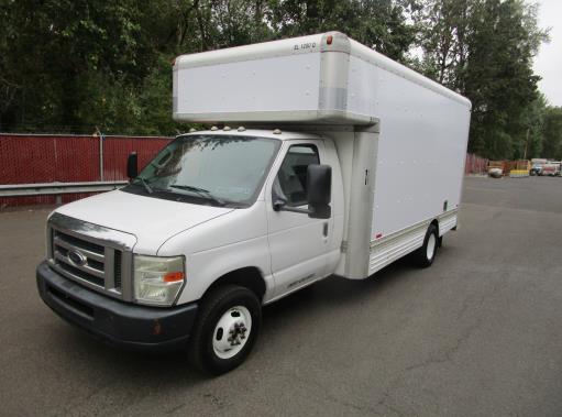 Used 2010 17 ' Box Truck for sale