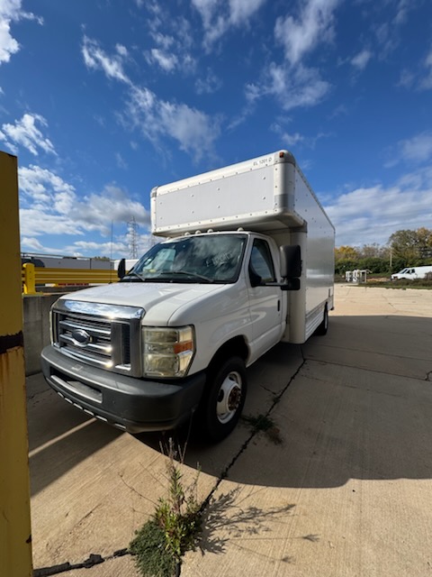 Used 2010 17 ' Box Truck for sale