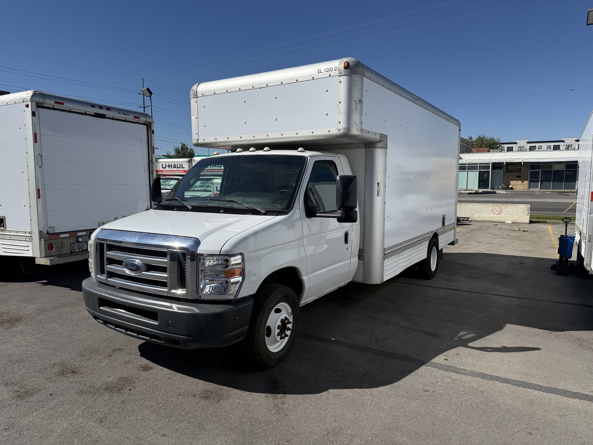 Used 2010 17 ' Box Truck for sale