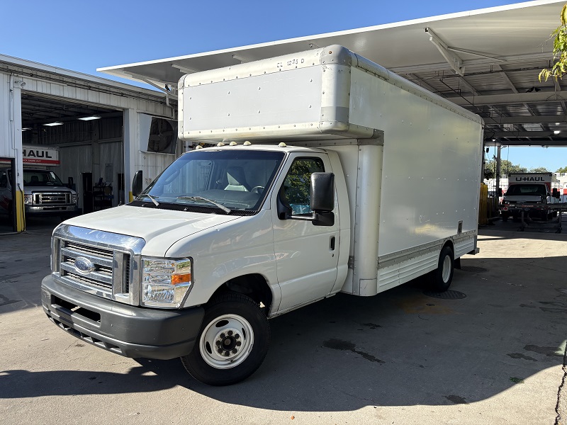 Used 2010 17 ' Box Truck for sale