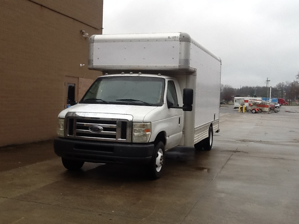 Used 2009 17 ' Box Truck for sale
