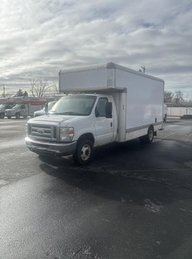 Used 2010 17 ' Box Truck for sale