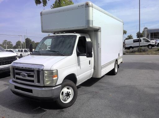 Used 2010 17 ' Box Truck for sale