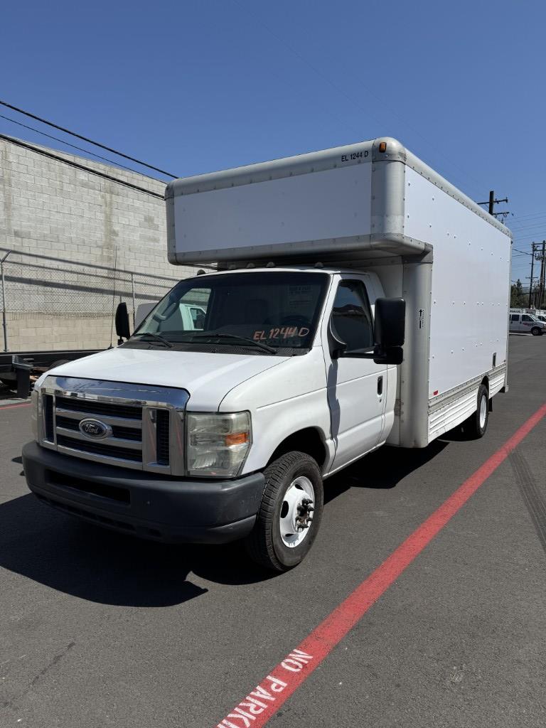 Used 2010 17 ' Box Truck for sale