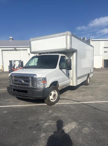 Used 2010 17 ' Box Truck for sale