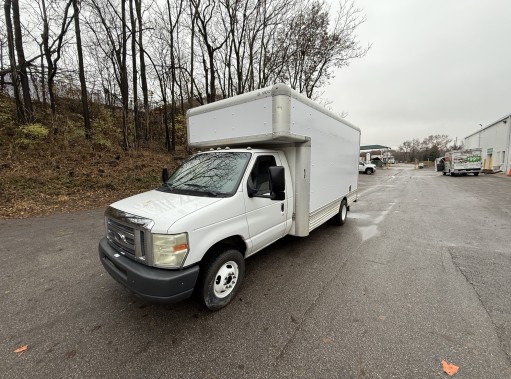Used 2010 17 ' Box Truck for sale