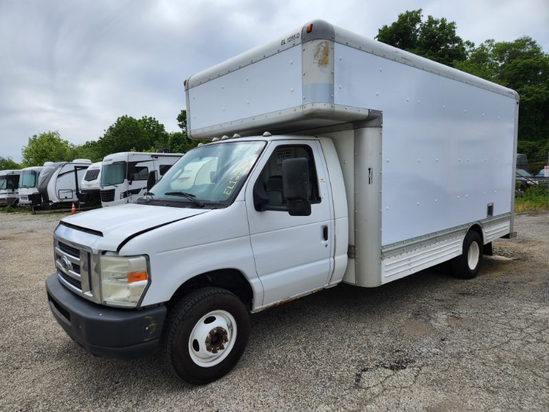Used 2010 17 ' Box Truck for sale
