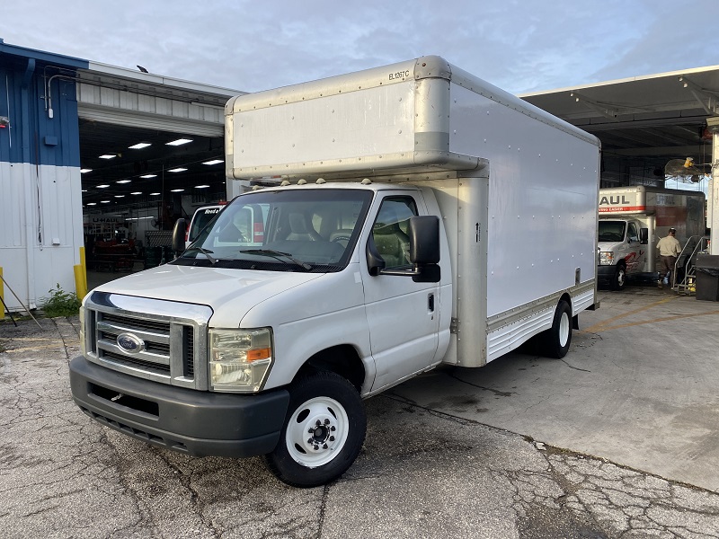 Used 2009 17 ' Box Truck for sale