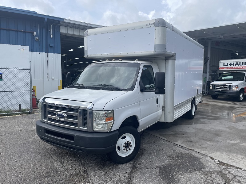 Used 2010 17 ' Box Truck for sale