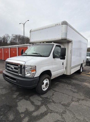 Used 2009 17 ' Box Truck for sale