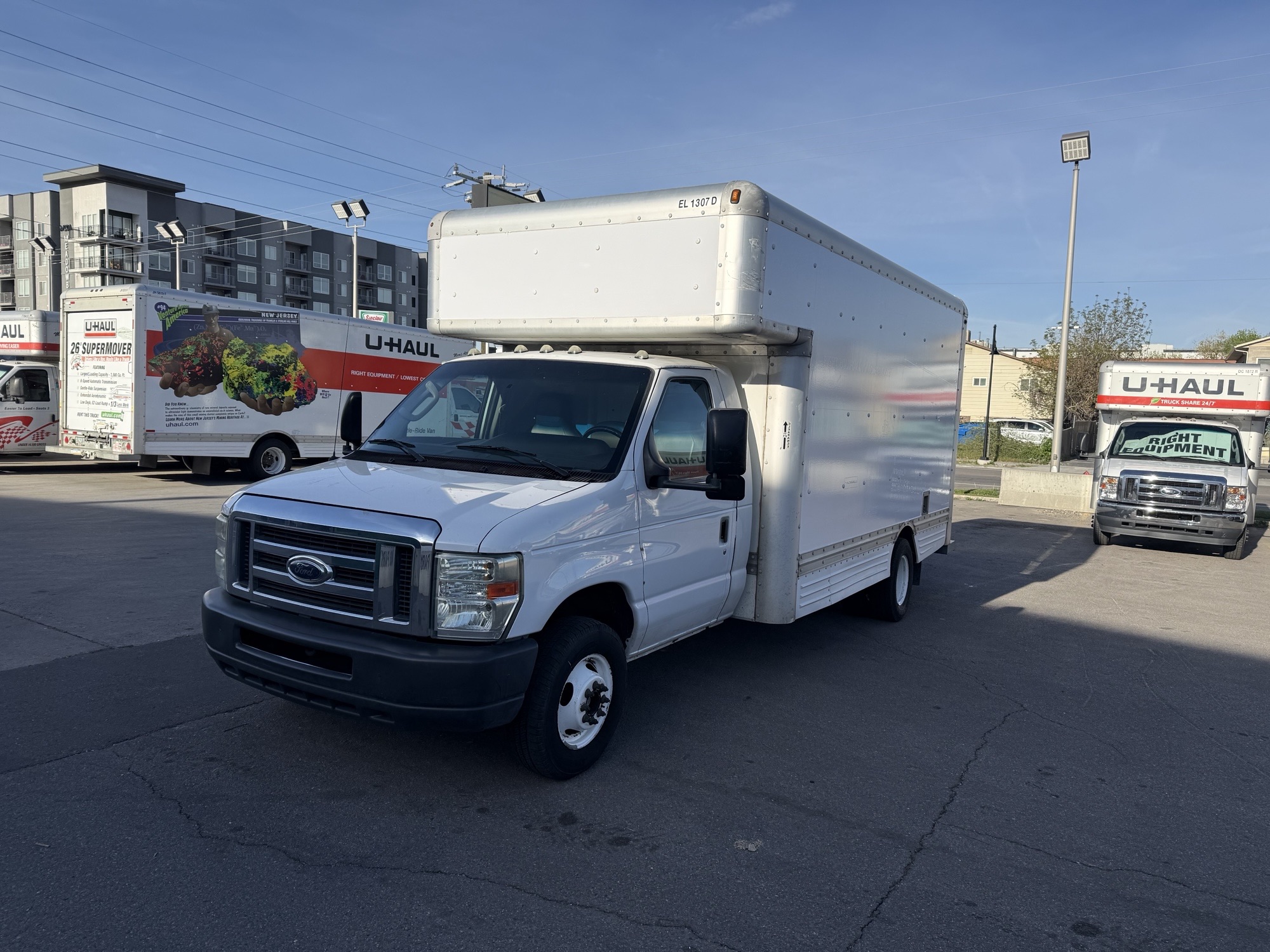 Used 2010 17 ' Box Truck for sale