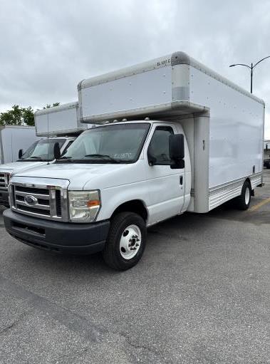 Used 2009 17 ' Box Truck for sale
