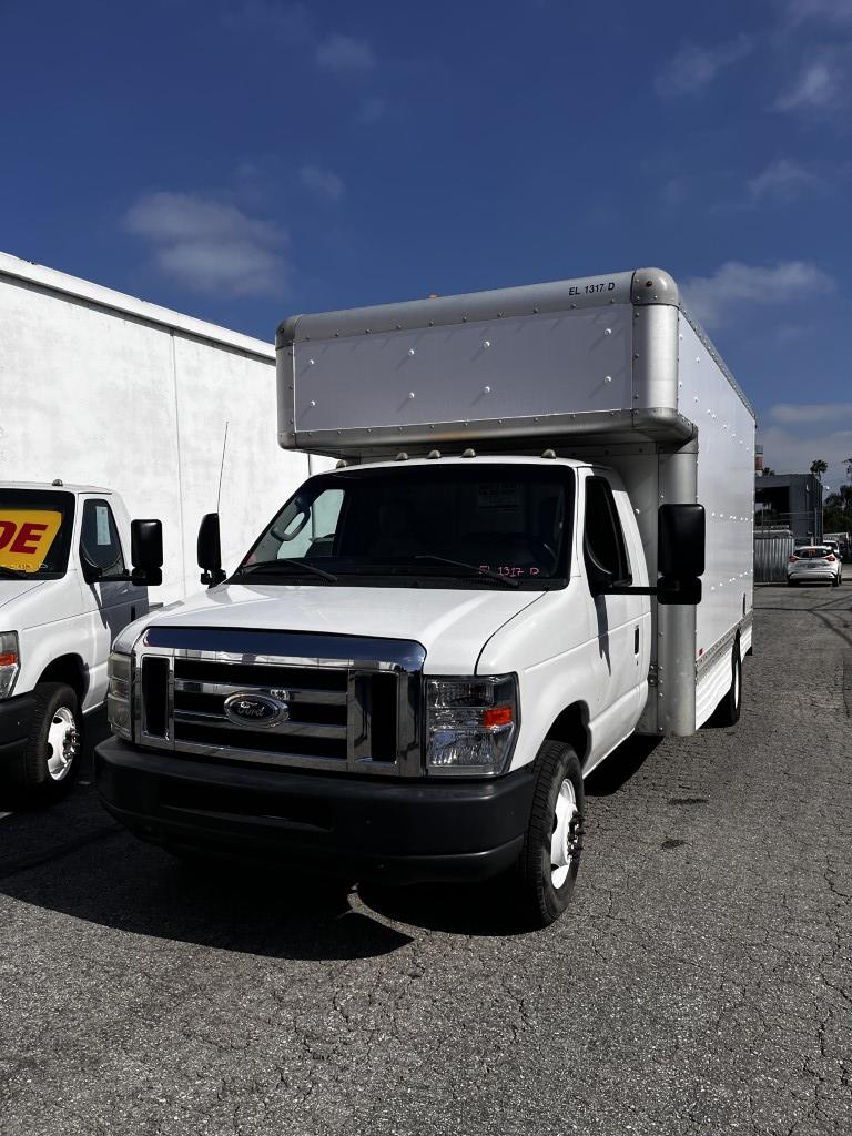 Used 2010 17 ' Box Truck for sale