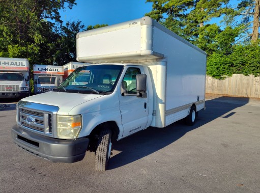 Used 2009 17 ' Box Truck for sale