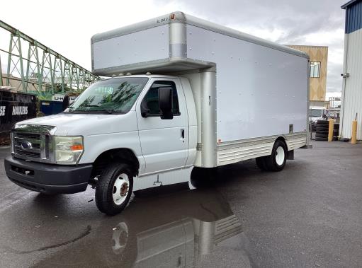 Used 2010 17 ' Box Truck for sale
