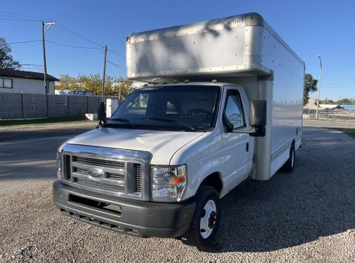 Used 2010 17 ' Box Truck for sale