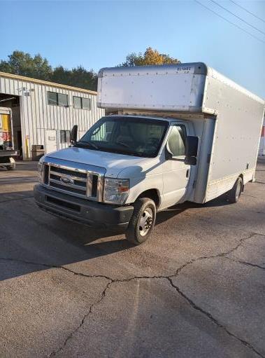 Used 2009 17 ' Box Truck for sale