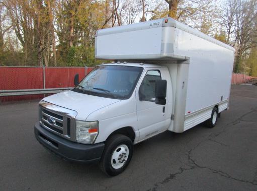 Camión con caja de 201017 ft usado a la venta