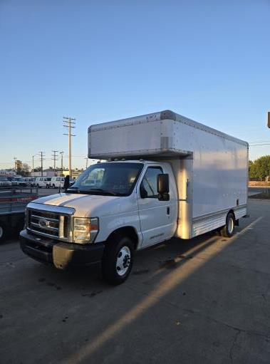 Used 2010 17 ' Box Truck for sale