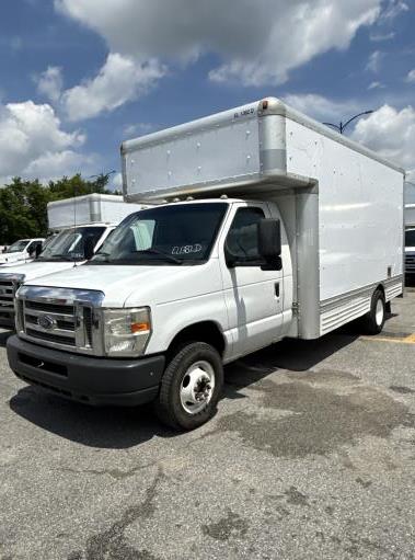 Used 2010 17 ' Box Truck for sale