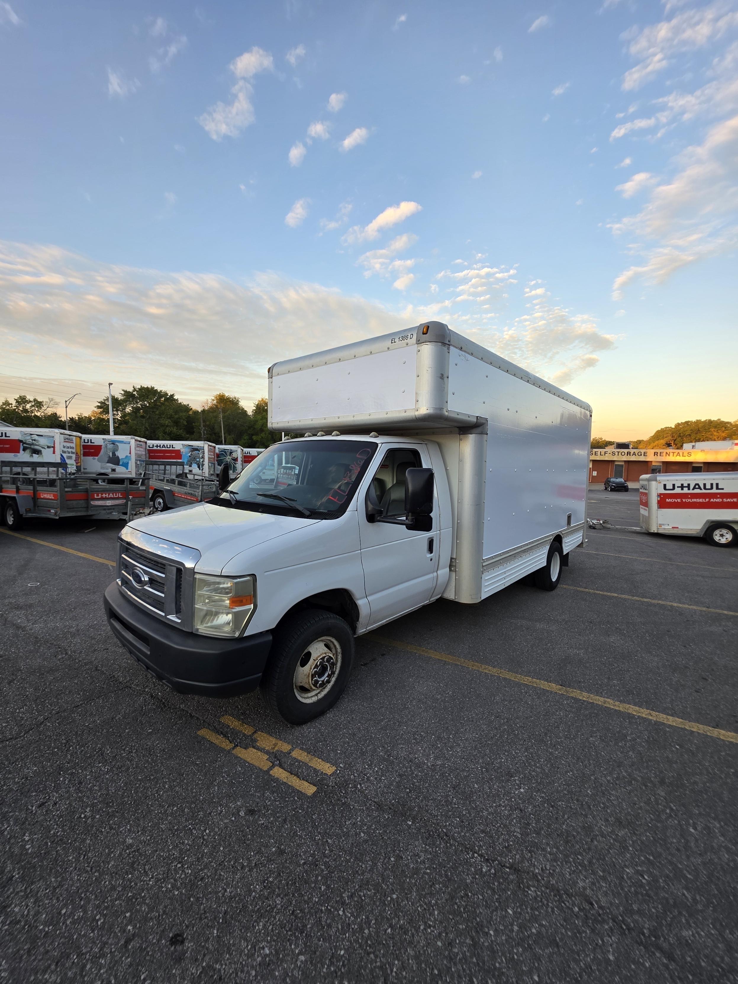 Used 2010 17 ' Box Truck for sale