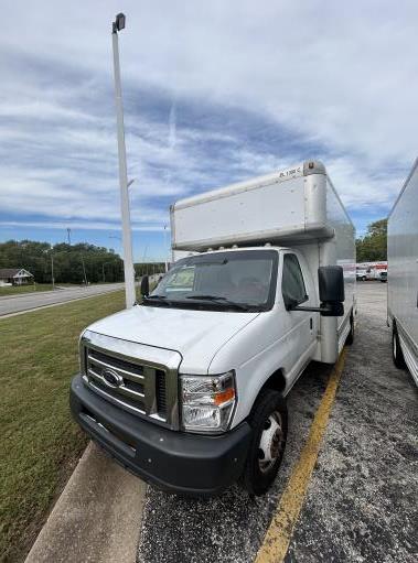 Used 2009 17 ' Box Truck for sale