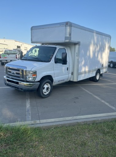 Used 2010 17 ' Box Truck for sale