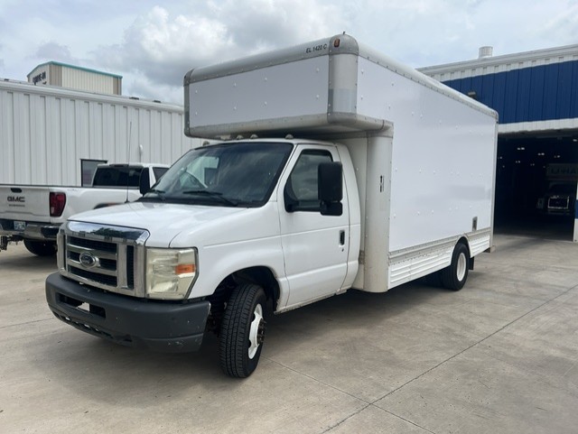 Used 2009 17 ' Box Truck for sale