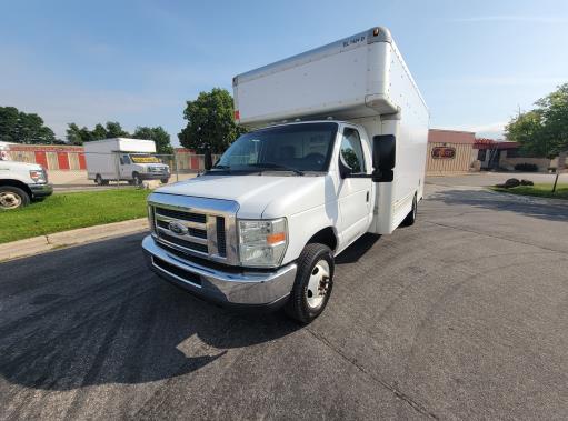 Used 2010 17 ' Box Truck for sale
