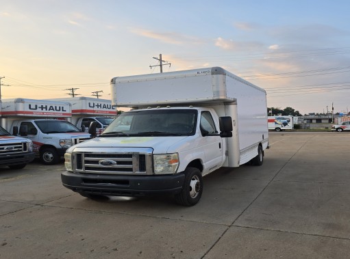 Used 2010 17 ' Box Truck for sale