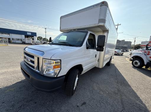 Used 2010 17 ' Box Truck for sale