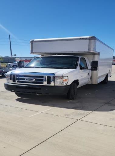 Used 2010 17 ' Box Truck for sale