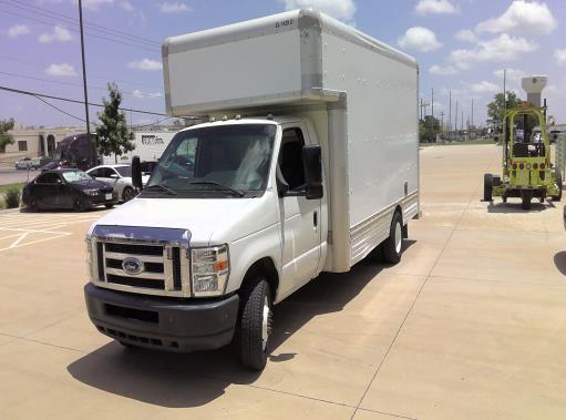 Used 2010 17 ' Box Truck for sale