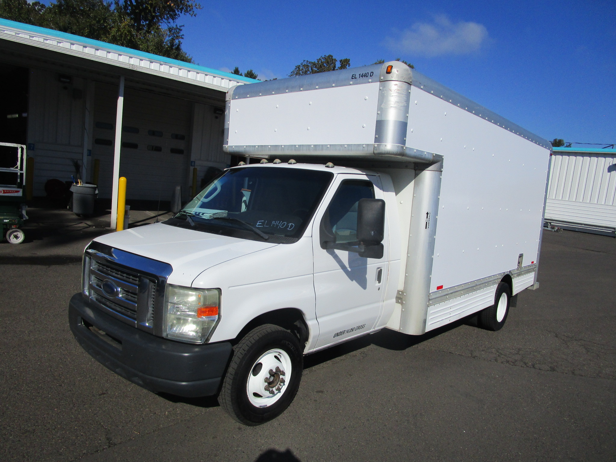 Used 2010 17 ' Box Truck for sale
